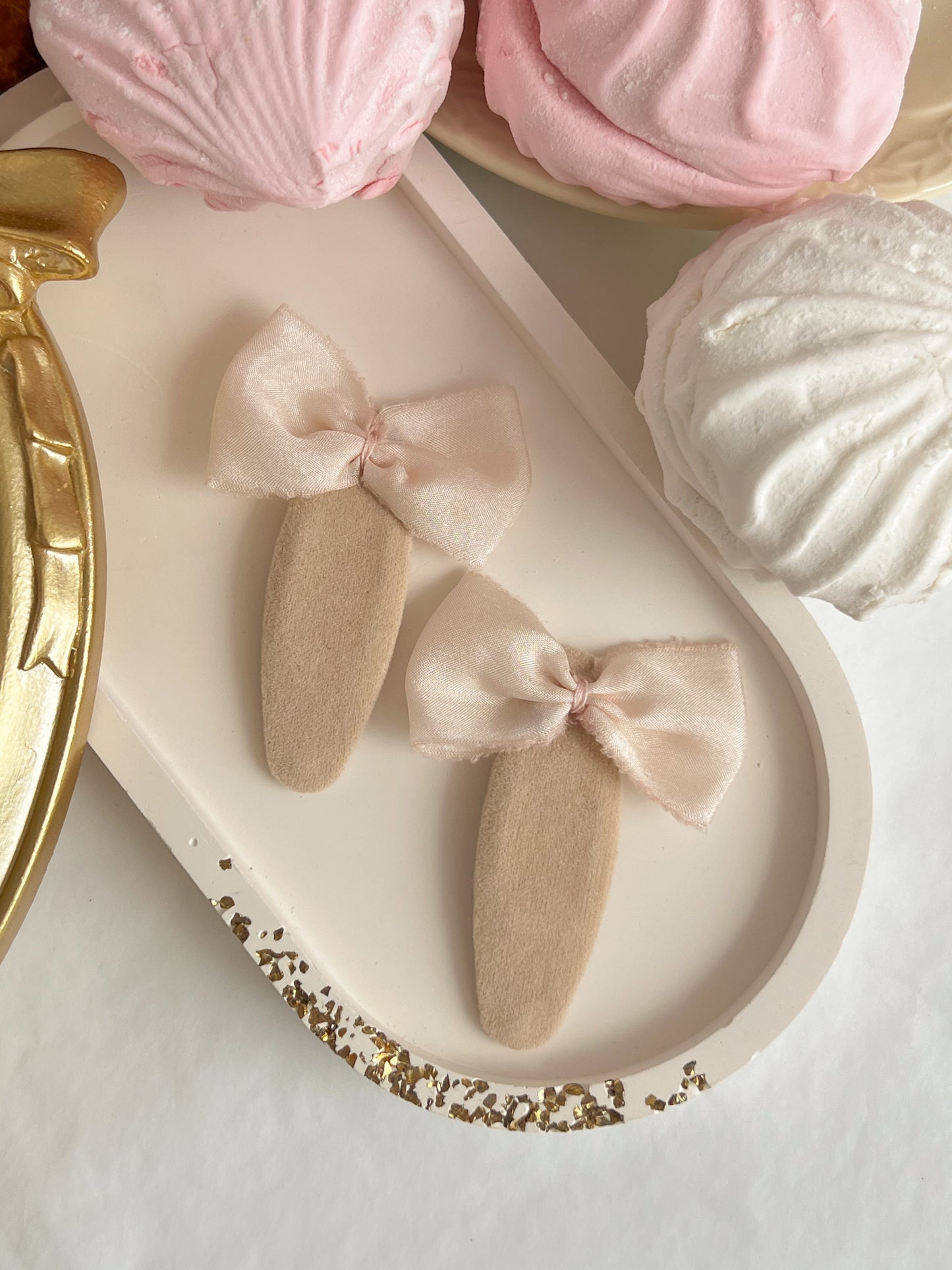 Clame „Silk Bow” — bej