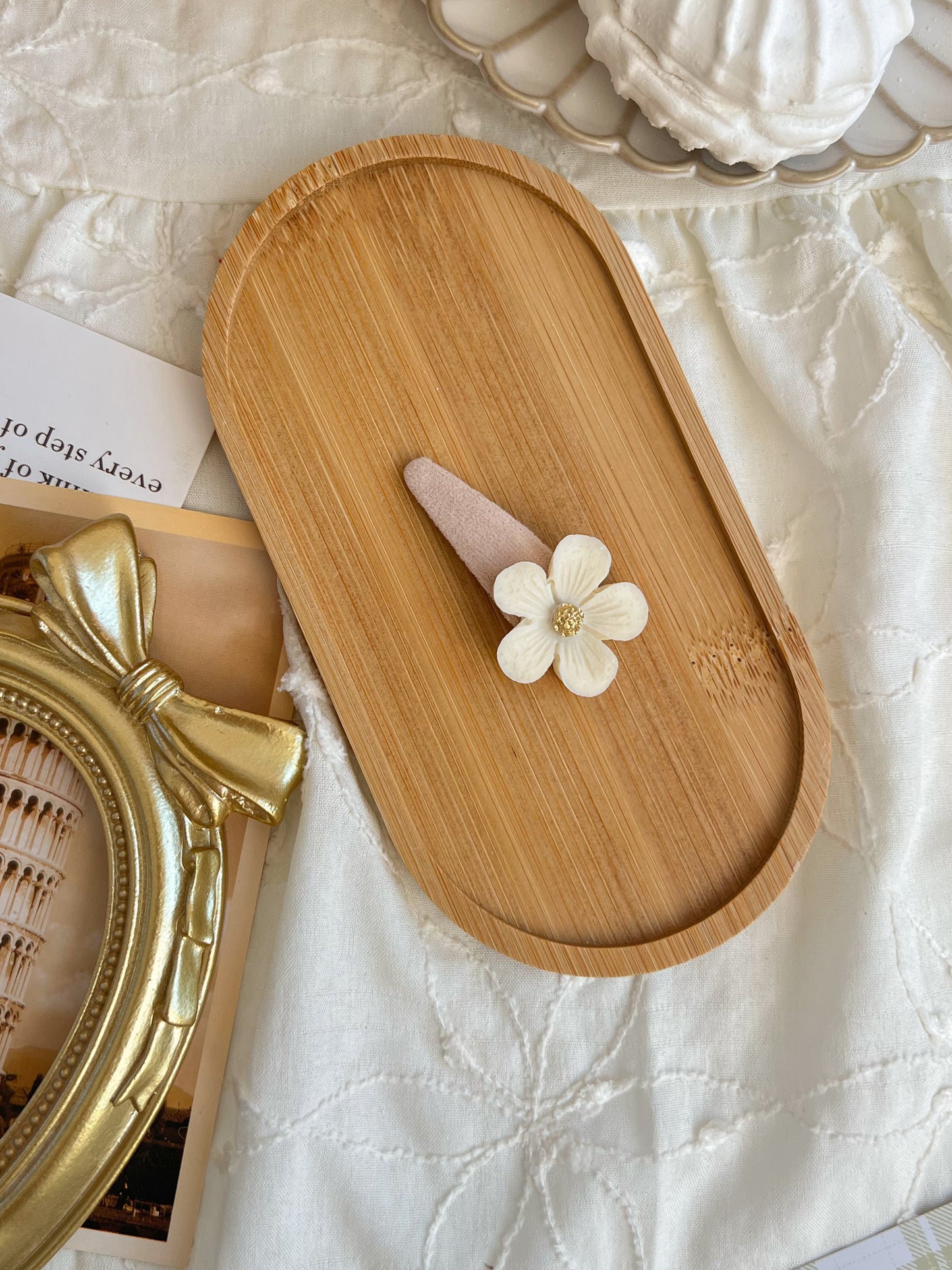 Agrafe — Clay Petal