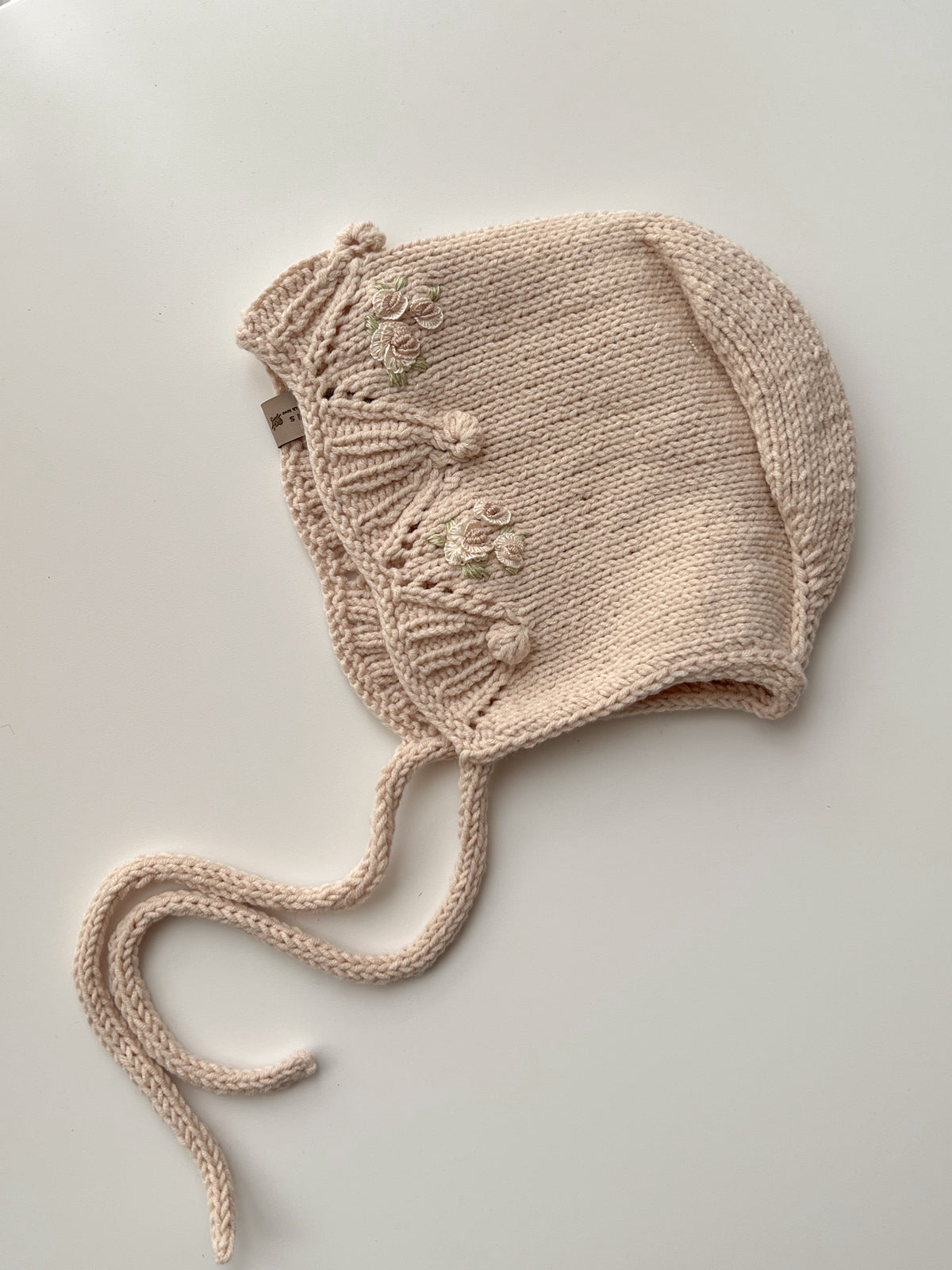 Căciuliță cu broderie manuală