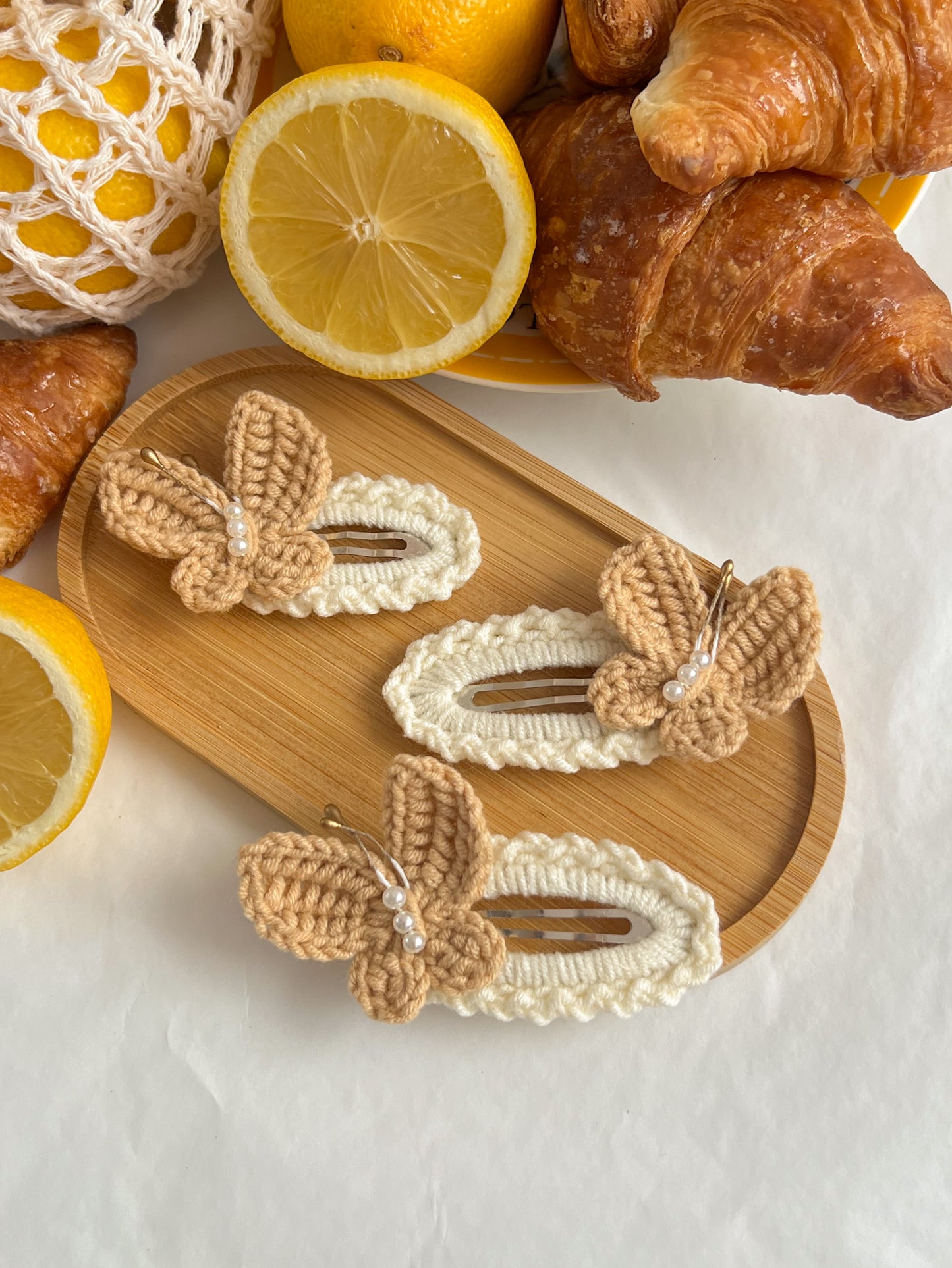 Agrafe Croșetate Butterfly – Caramel & Crem