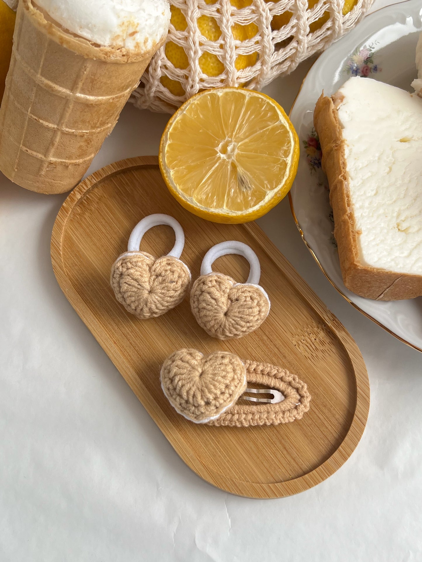 Set de Accesorii Croșetate - Inimi Caramel