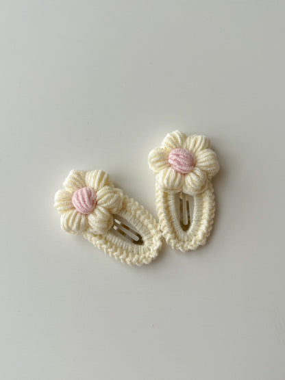 Clame croșetate - floricele pastelate