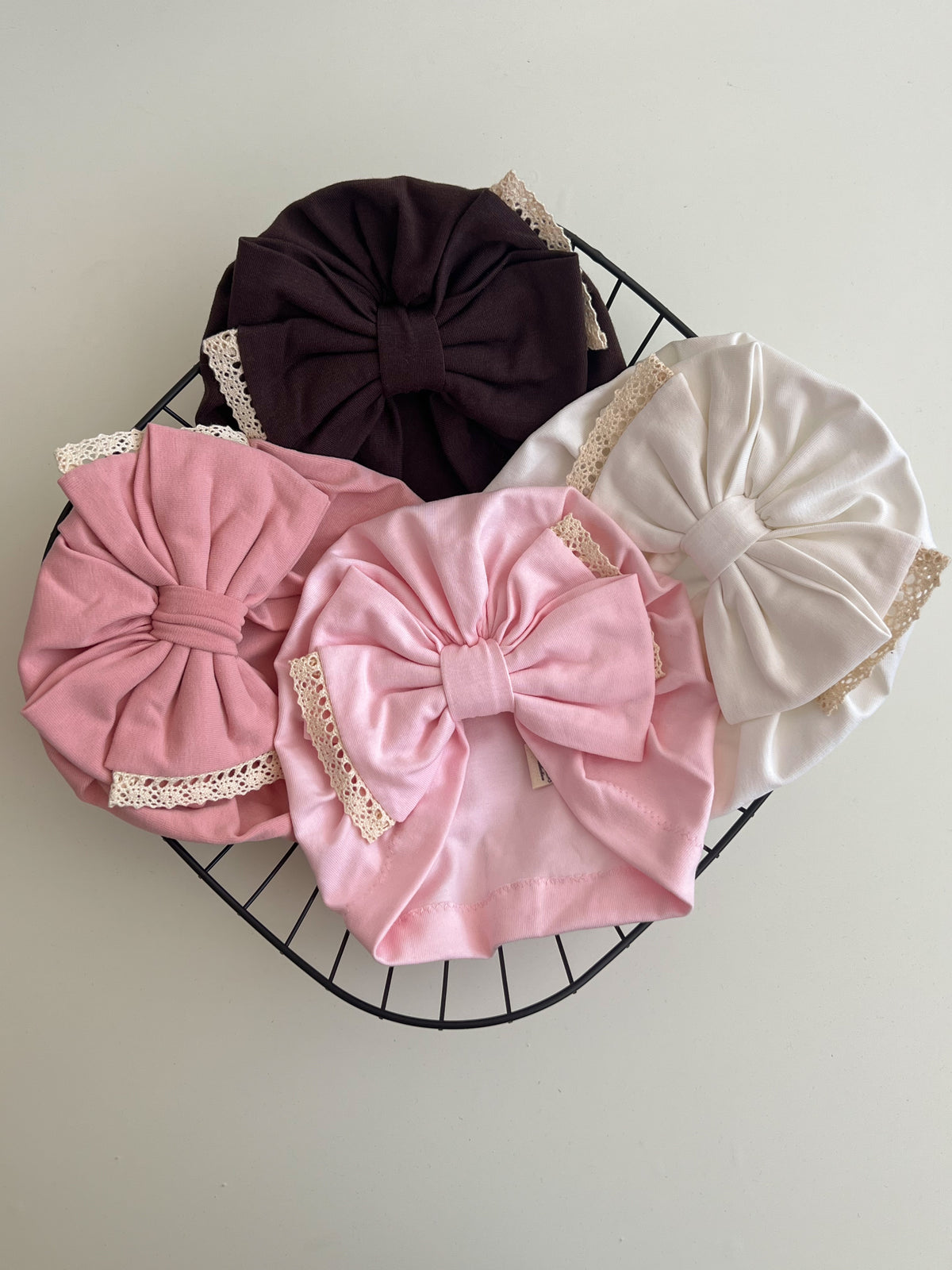 Turban cu fundiță și dantelă