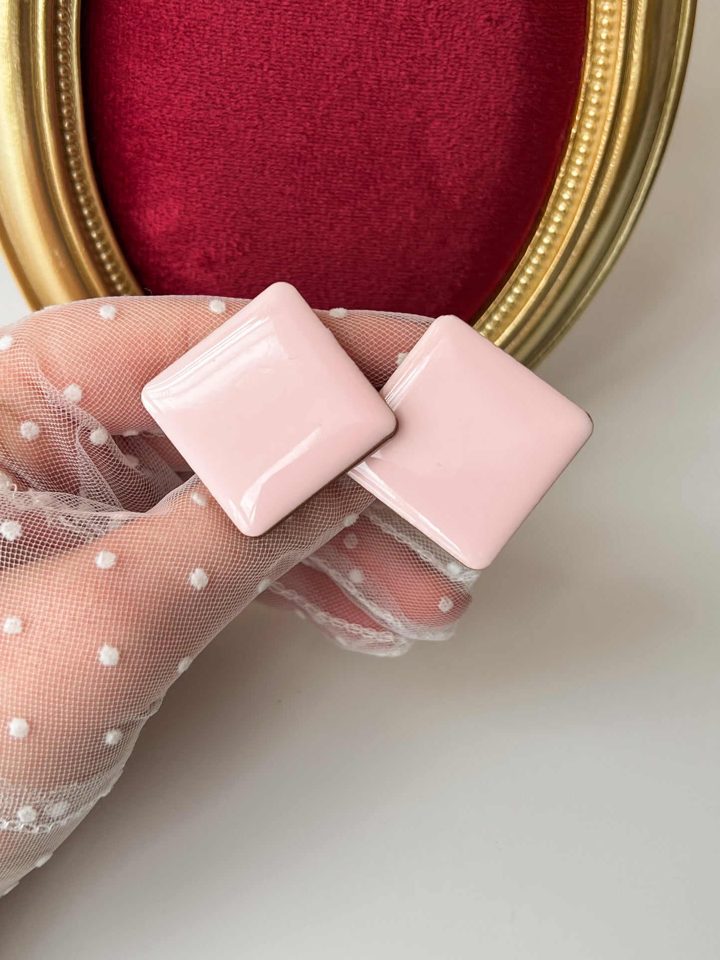 Pink Square — Elastice din rășină epoxidică și lemn