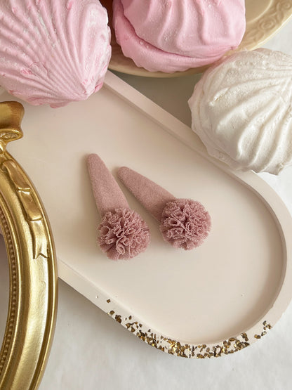 Clame „PomPom Velvet” — roz pudrat