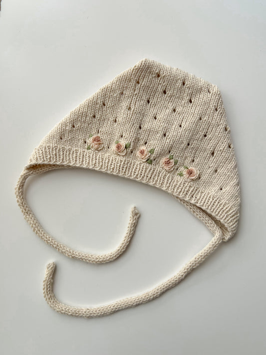 Căciuliță cu broderie manuală