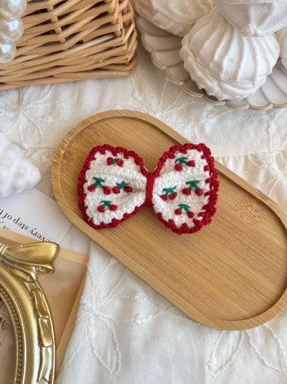 Cherry Heart — Agrafă Croșetată