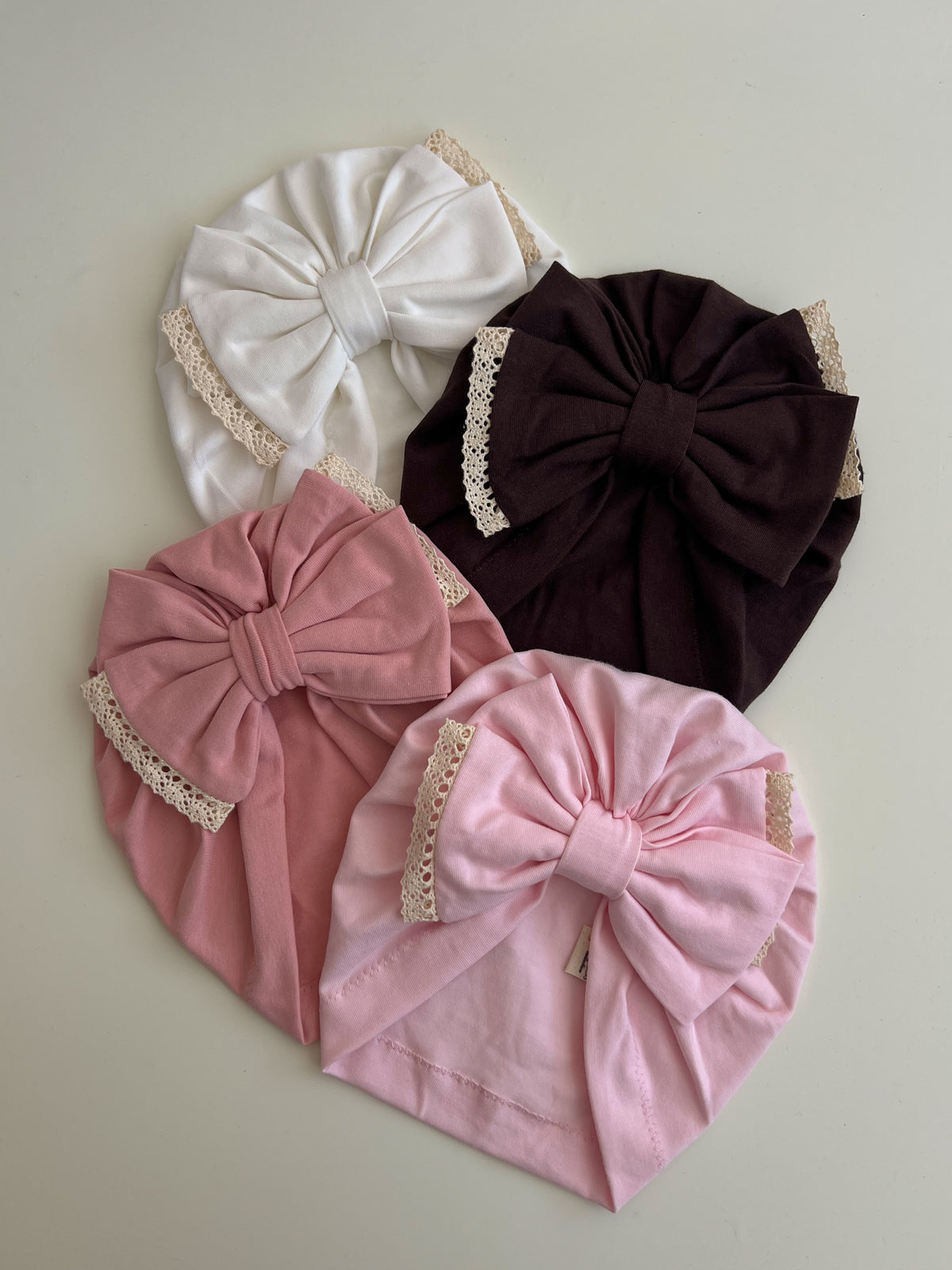 Turban cu fundiță și dantelă