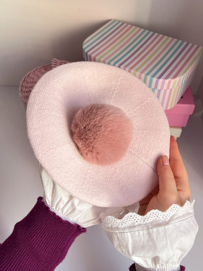 Bereta cu pompon