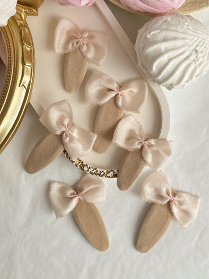 Clame „Silk Bow” — bej