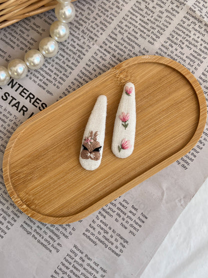 Clamă brodată «Bunny & Bloom»