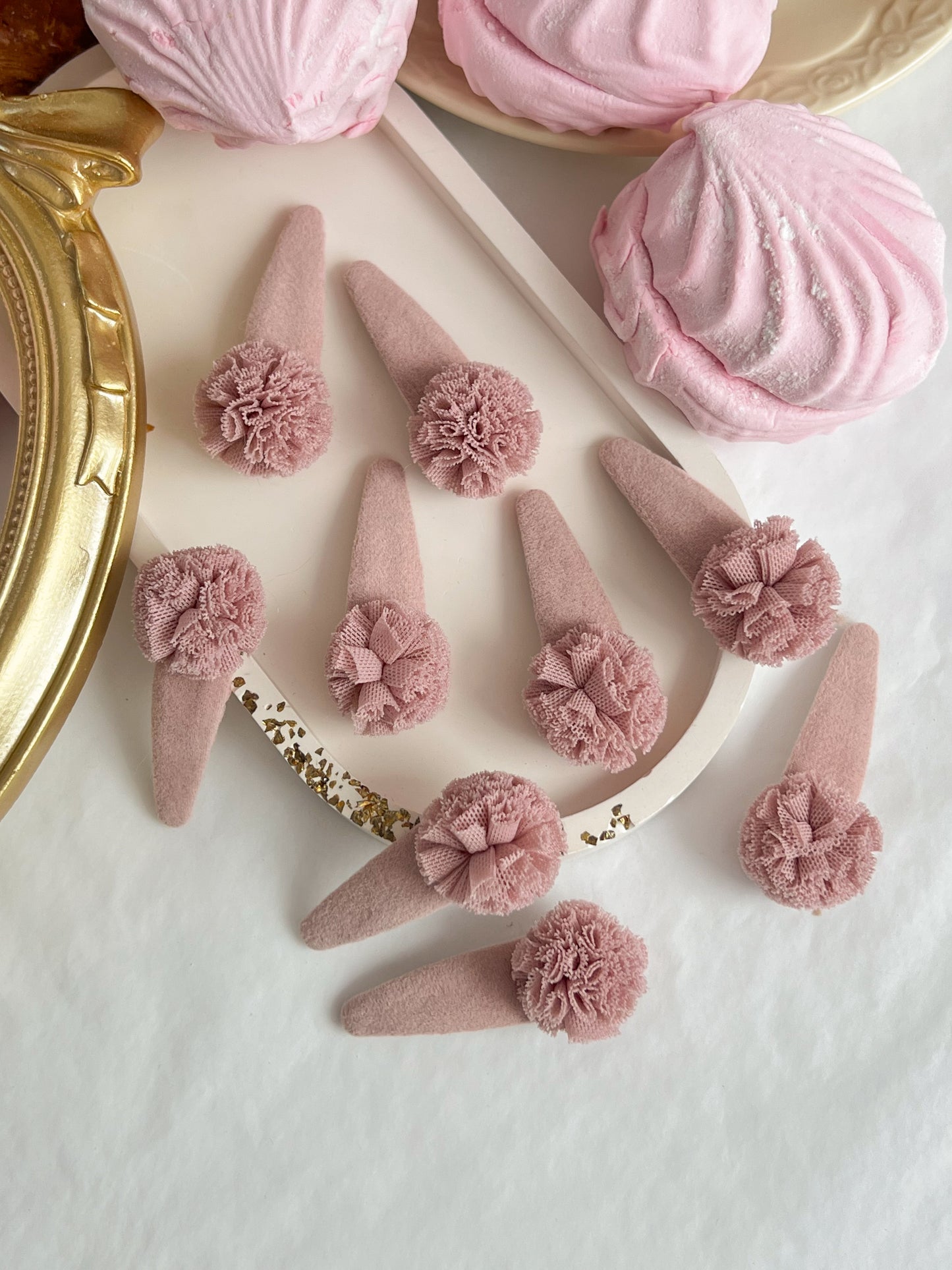 Clame „PomPom Velvet” — roz pudrat