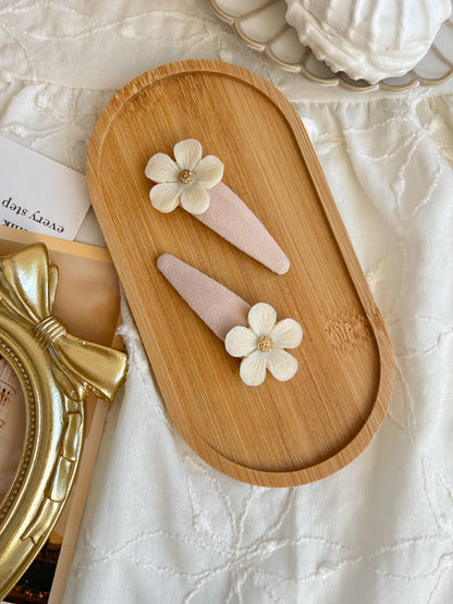 Agrafe — Clay Petal