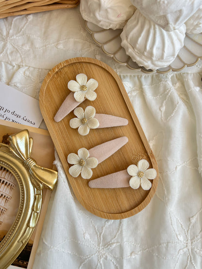 Agrafe — Clay Petal