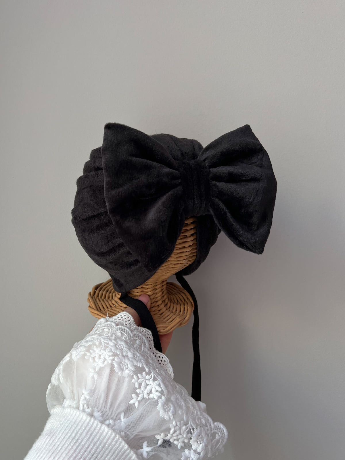 Turban din velur cu fundiță