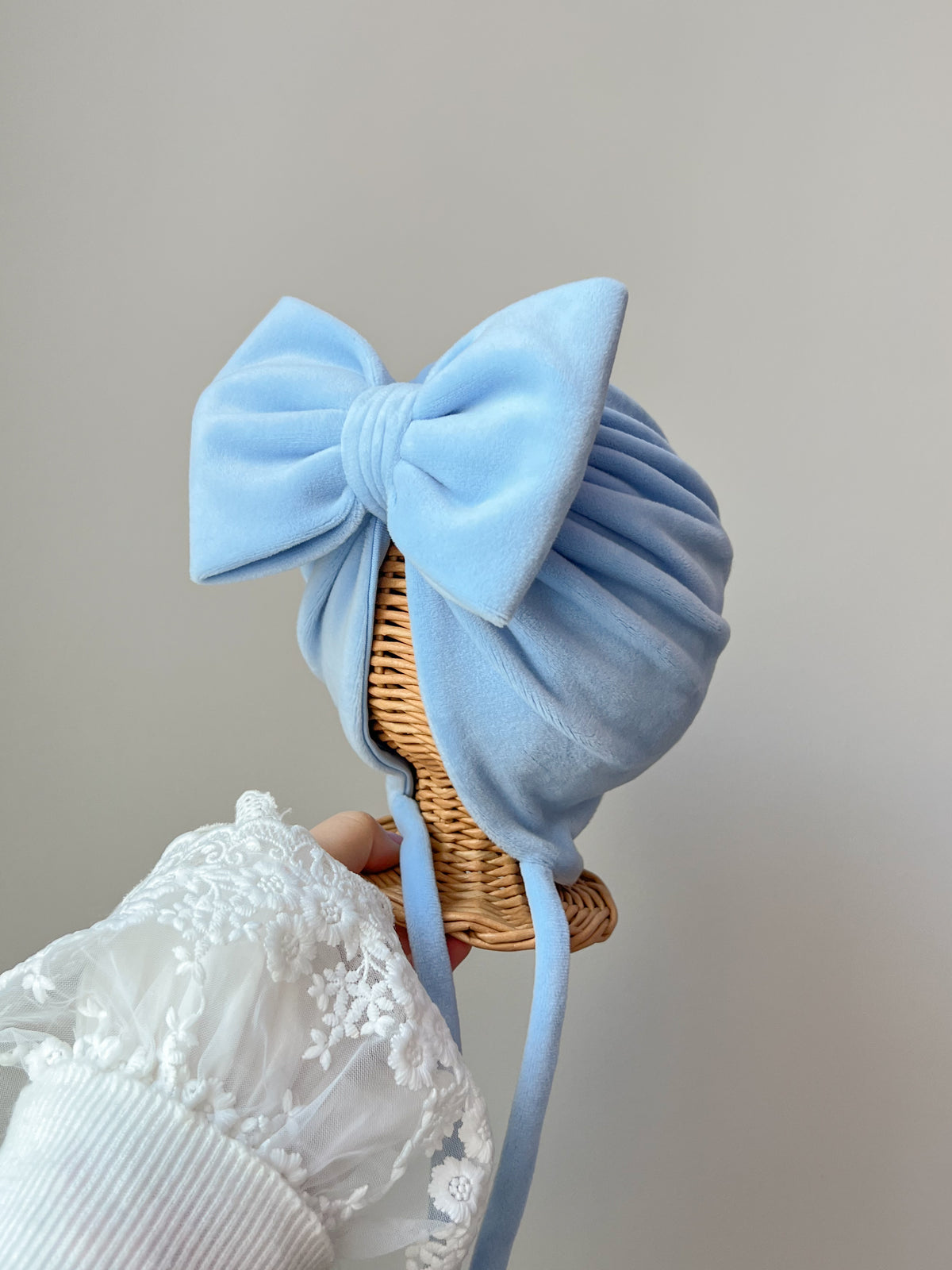 Turban din velur cu fundiță