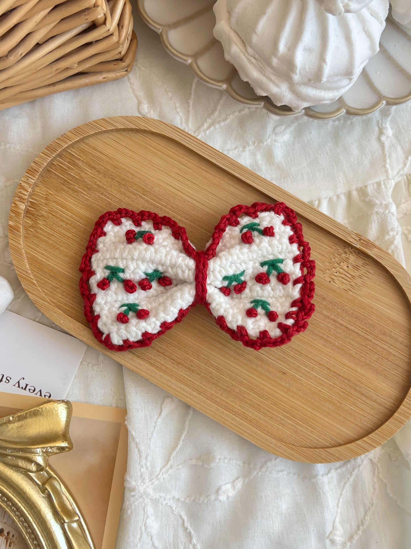Cherry Heart — Agrafă Croșetată