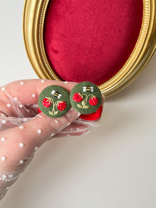 Strawberry & Bee — Elastice cu broderie manuală