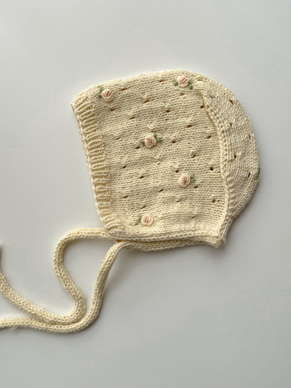 Căciuliță cu broderie manuală
