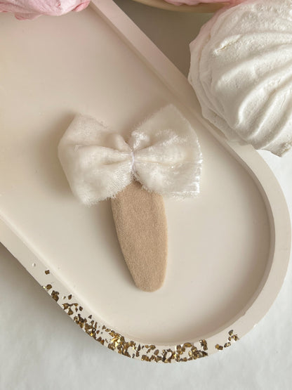 Clame „Velvet Bow”