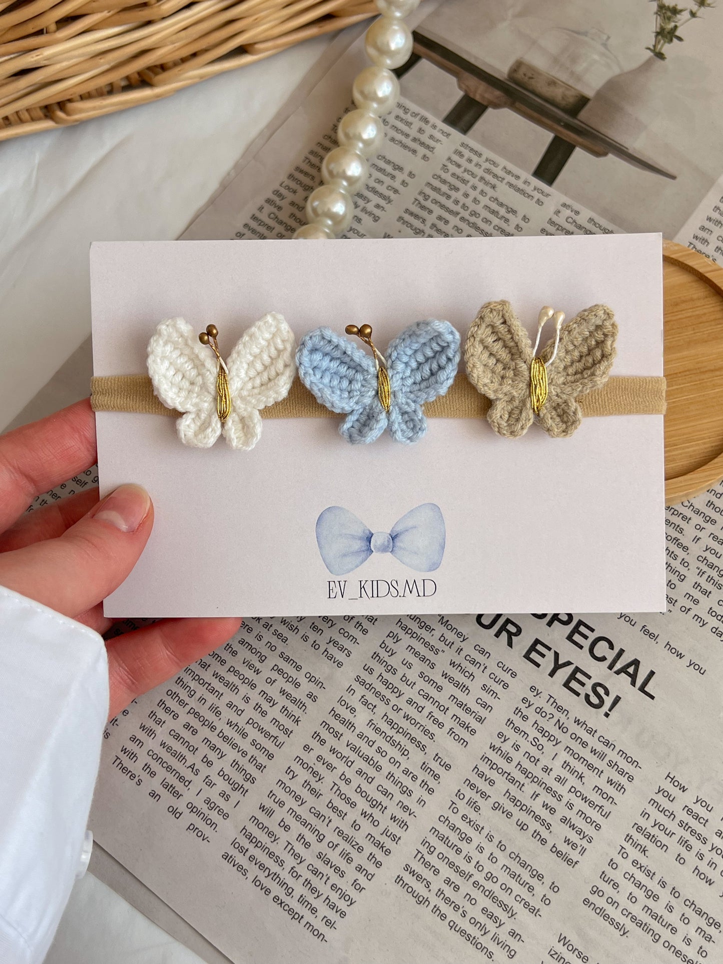 Bentiță pe elastic – Trei fluturi crochet