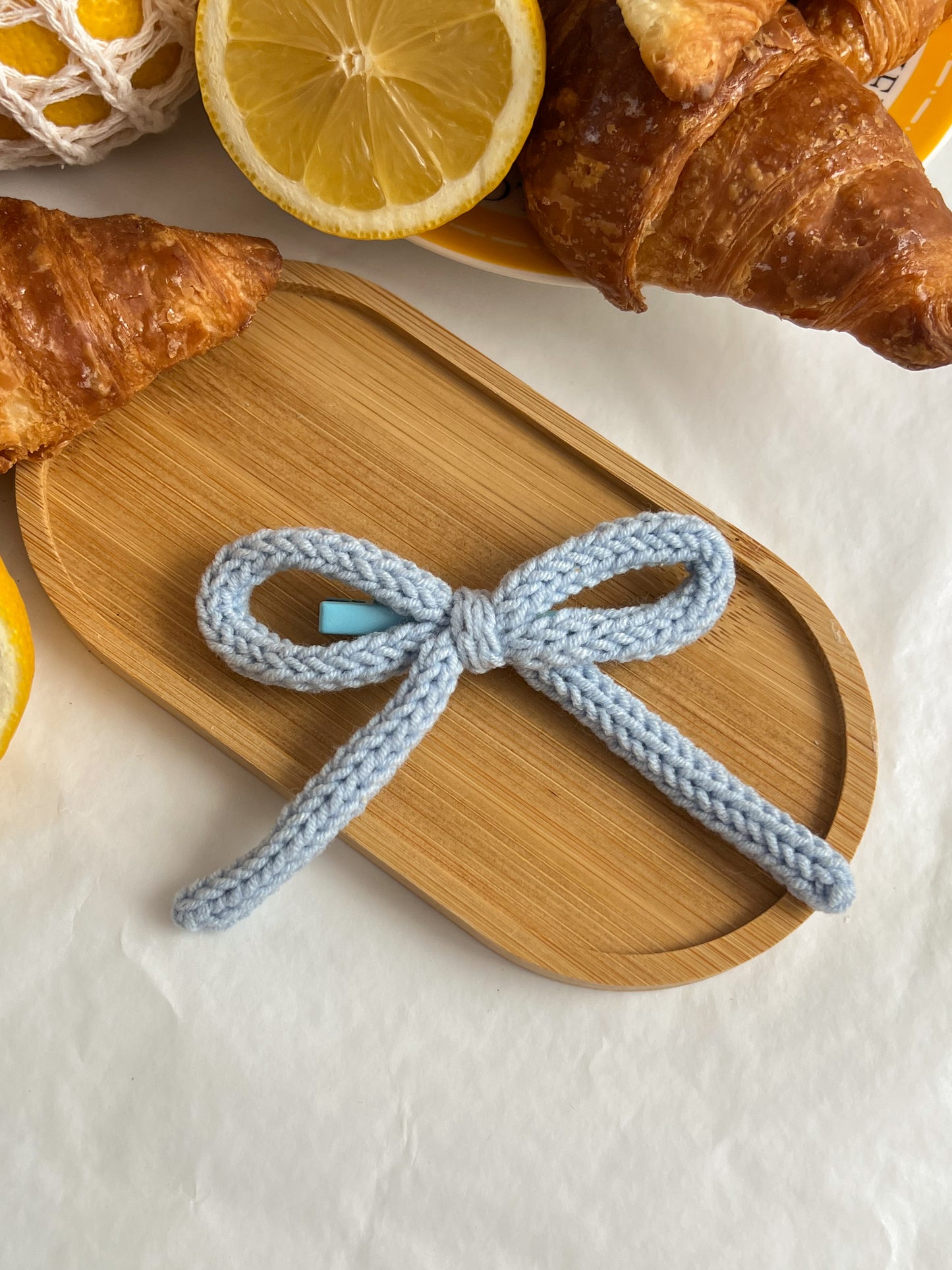 Clame „Bow” — fundiță croșetată