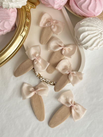 Clame „Silk Bow” — bej
