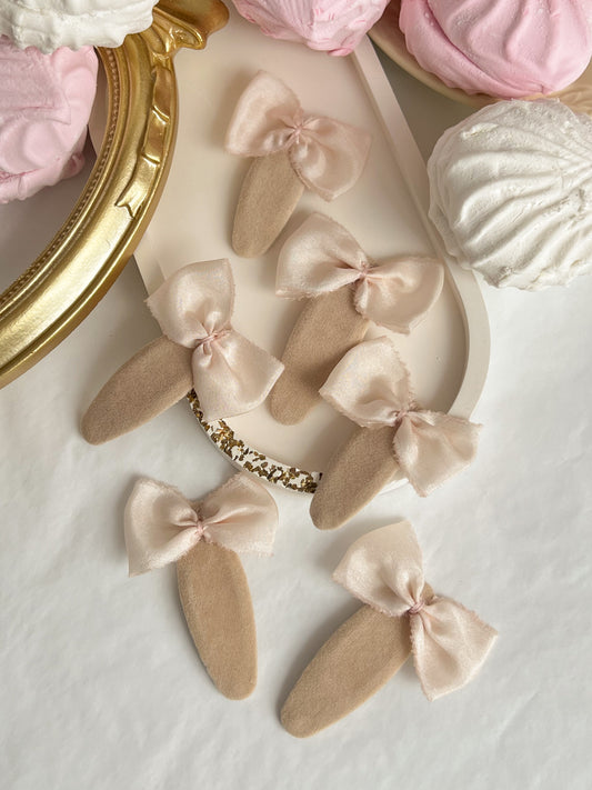 Clame „Silk Bow” — bej