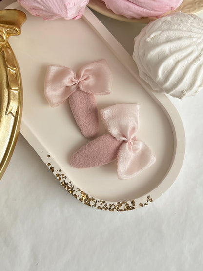 Clame „Silk Bow Grande” — roz pudrat