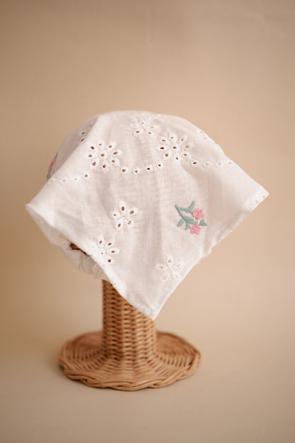 Batistă cu broderie rose