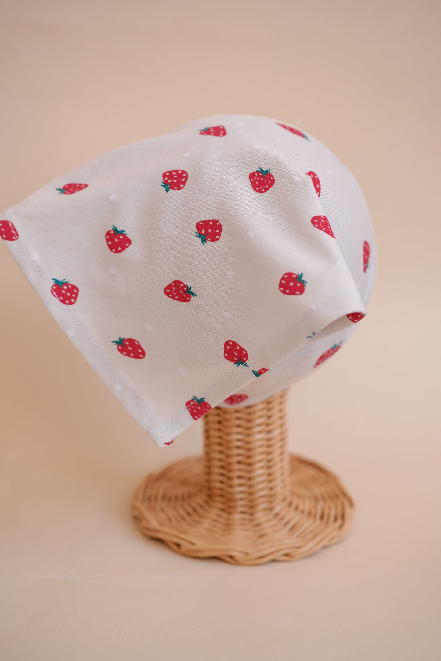 Batistă în colț – Strawberry Cream