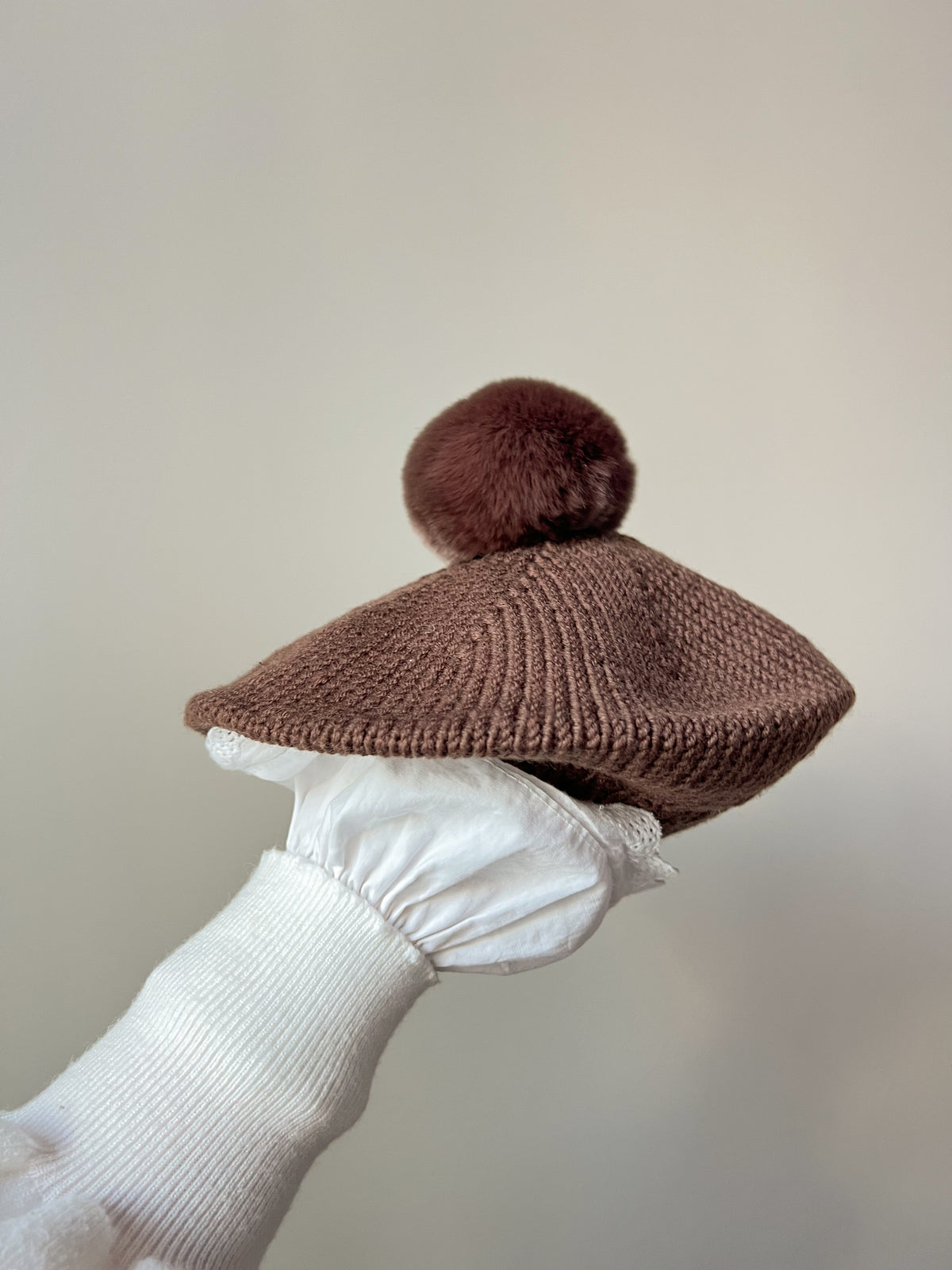 Bereta cu pompon