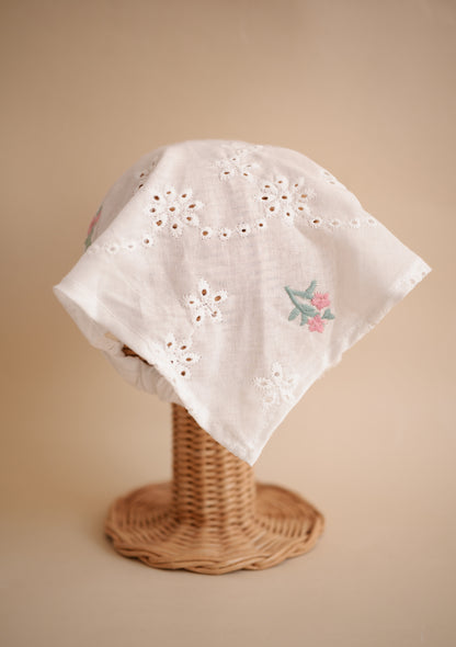 Batistă cu broderie rose