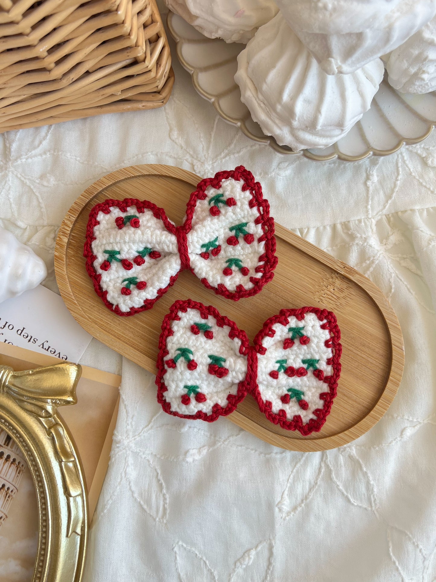 Cherry Heart — Agrafă Croșetată