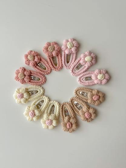 Clame croșetate - floricele pastelate
