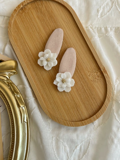 Agrafe 🤍 Flower White Felt
