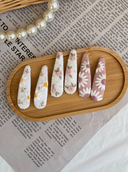 Clamă brodată «Floral Bloom»