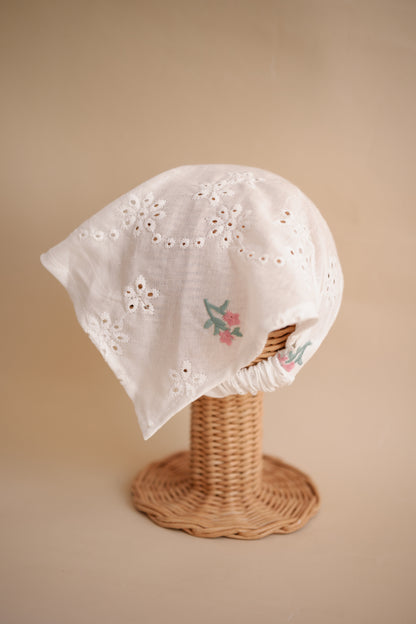 Batistă cu broderie rose