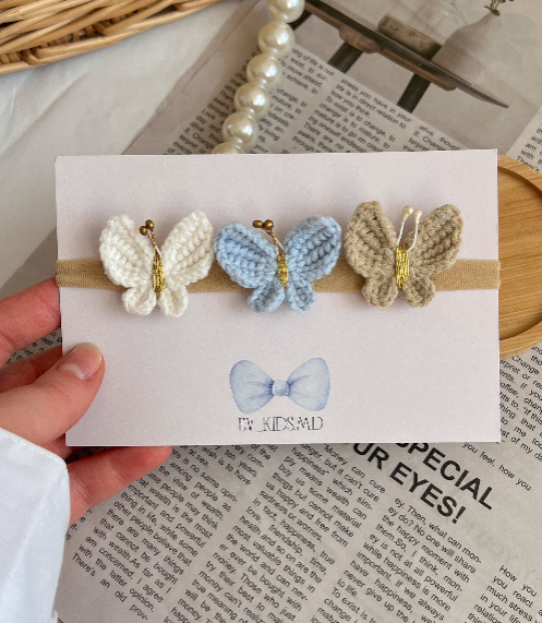 Bentiță pe elastic – Trei fluturi crochet