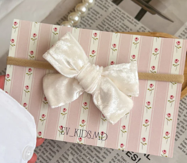 Bentiță pe elastic “Silk Pearl”
